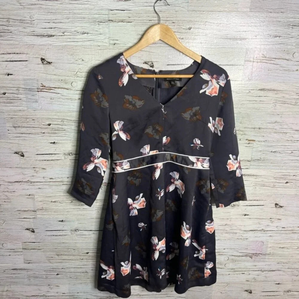 Banana republic long sleeve  dress floral size 2 purple